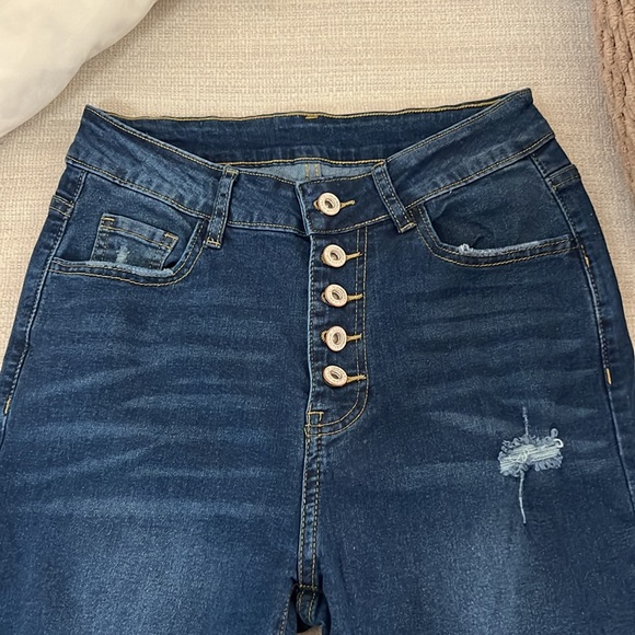 High Waisted Dark Wash Distressed Jeans in Size M. - Picture 4 of 6